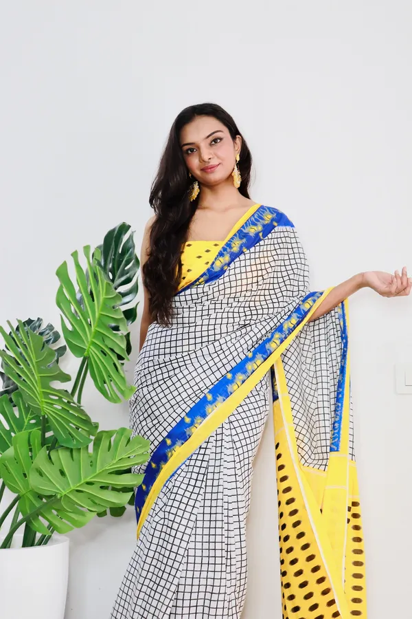 HANDICRAFT_WOMEN'S_Ikkat_PRINT_PURE_SOFT_COTTON_SAREE_WITH_BLOUSE_PIECE_With_Blouse_Piece